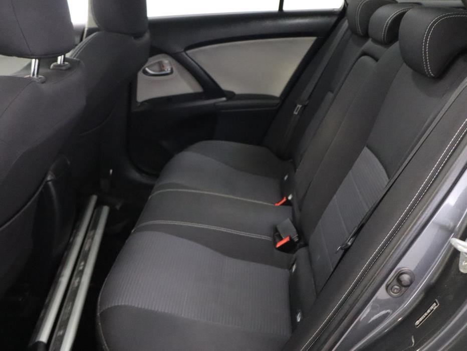 TOYOTA Avensis 2016
