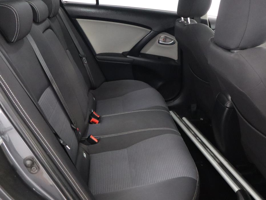 TOYOTA Avensis 2016
