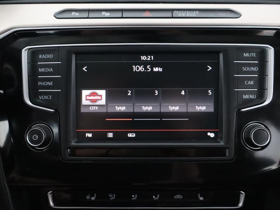 VOLKSWAGEN Passat 2016