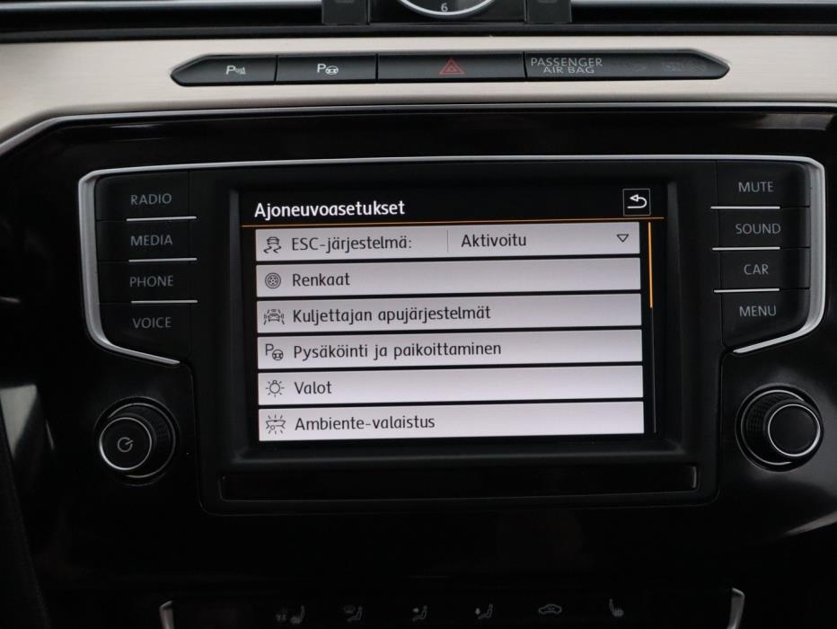 VOLKSWAGEN Passat 2016