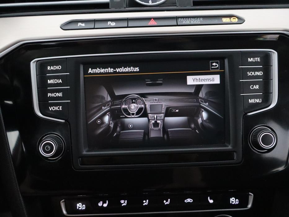VOLKSWAGEN Passat 2016