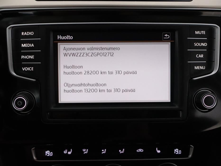 VOLKSWAGEN Passat 2016