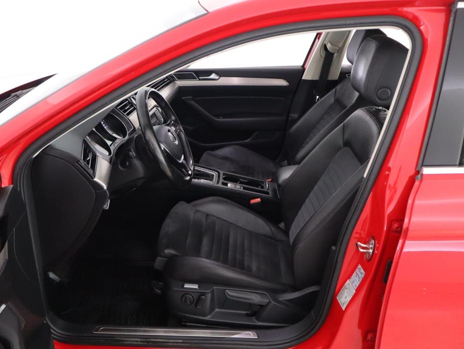 VOLKSWAGEN Passat 2016