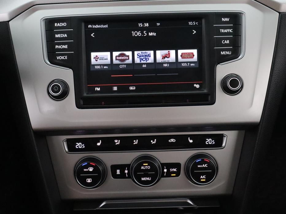 VOLKSWAGEN Passat 2014