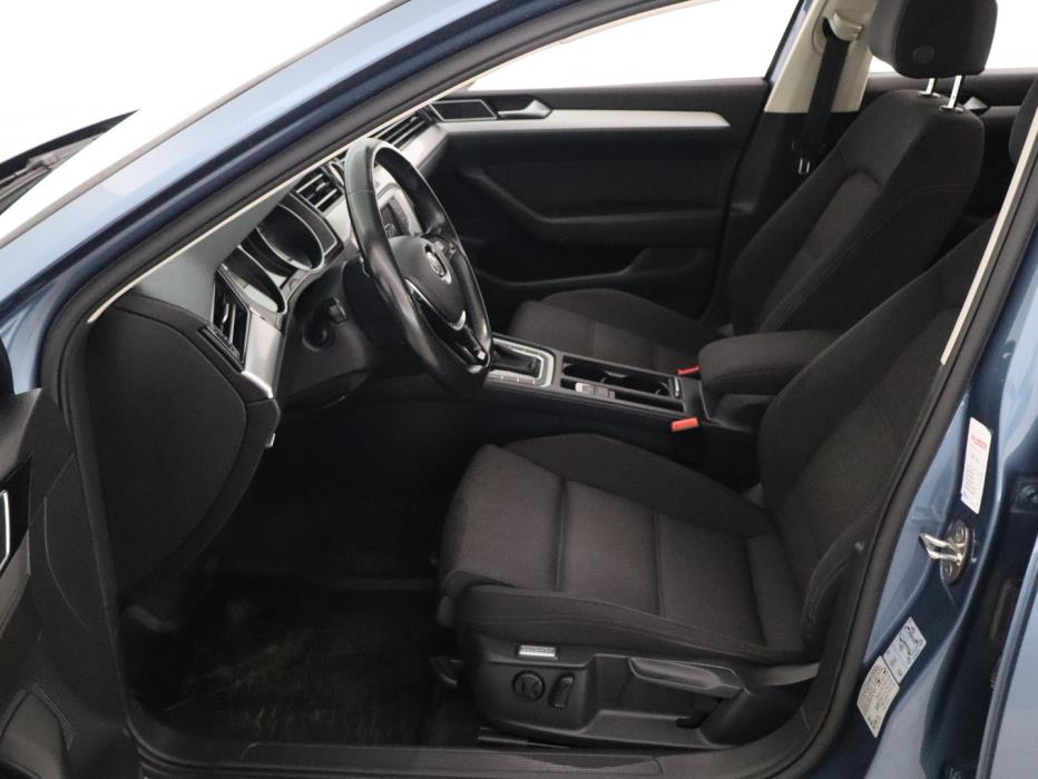 VOLKSWAGEN Passat 2014