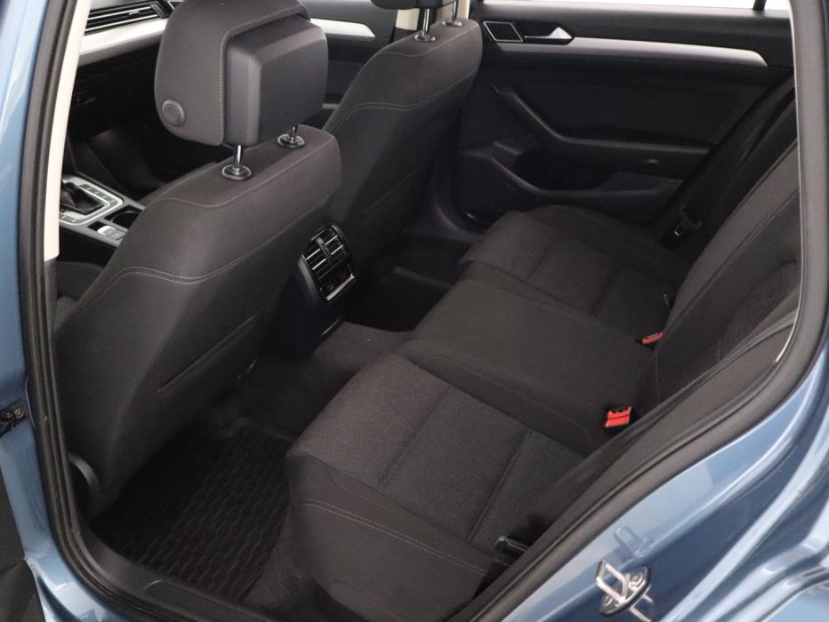 VOLKSWAGEN Passat 2014