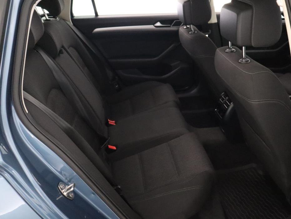 VOLKSWAGEN Passat 2014