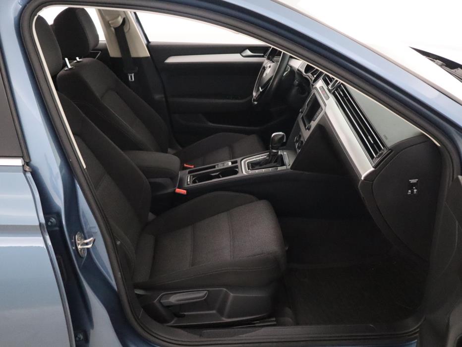 VOLKSWAGEN Passat 2014