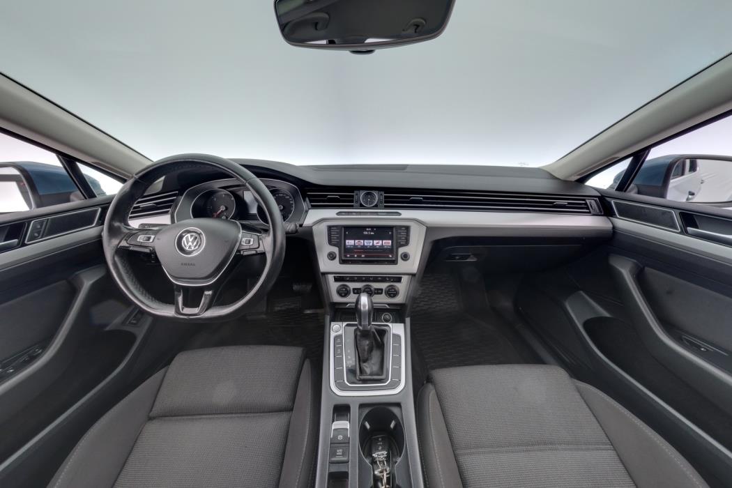 VOLKSWAGEN Passat 2014