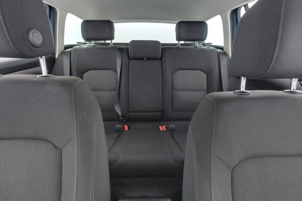 VOLKSWAGEN Passat 2014