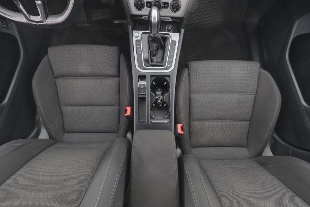 VOLKSWAGEN Passat 2014