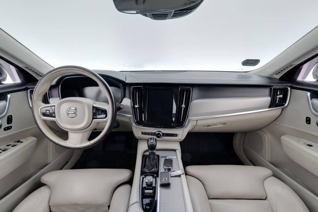VOLVO V90 2019