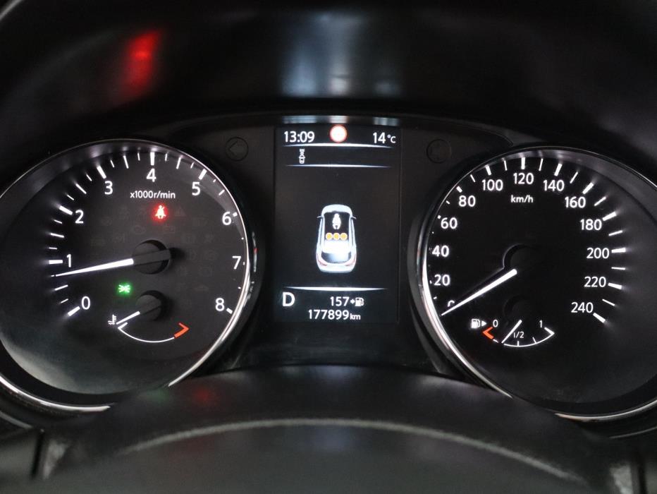 NISSAN Qashqai 2015
