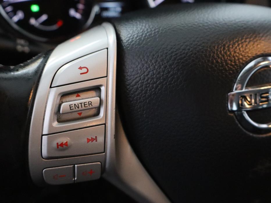 NISSAN Qashqai 2015
