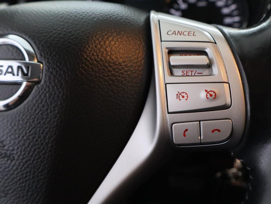 NISSAN Qashqai 2015