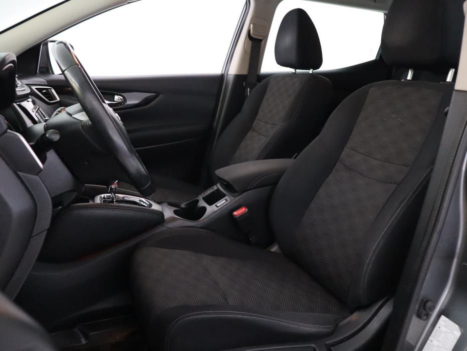 NISSAN Qashqai 2015