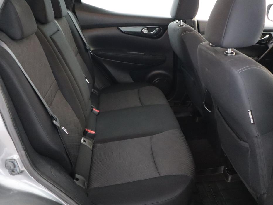 NISSAN Qashqai 2015