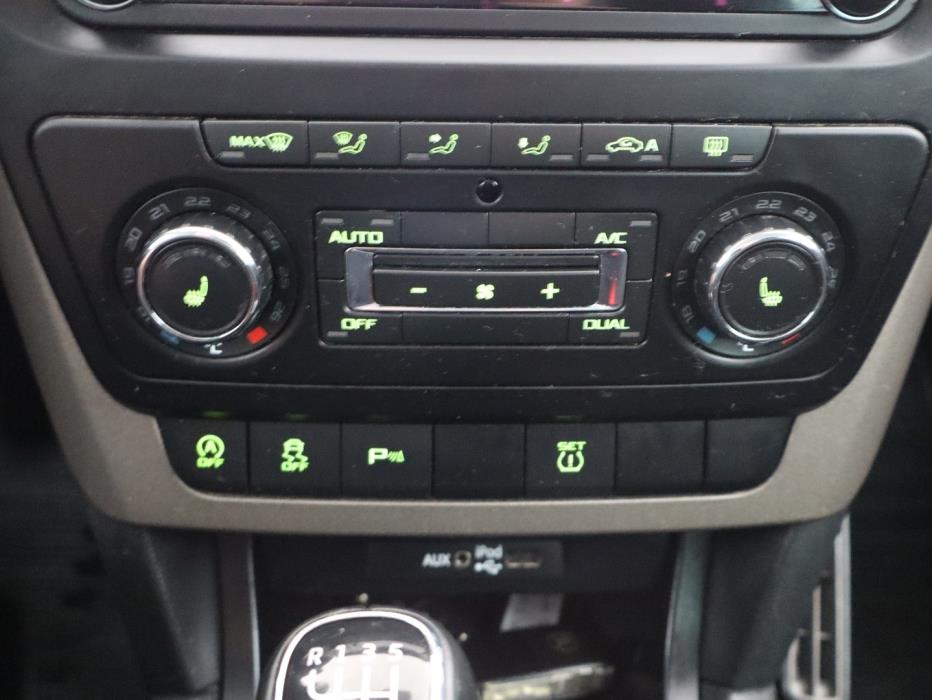 SKODA Yeti 2015