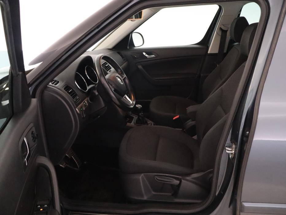 SKODA Yeti 2015