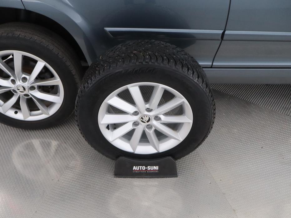 SKODA Yeti 2015