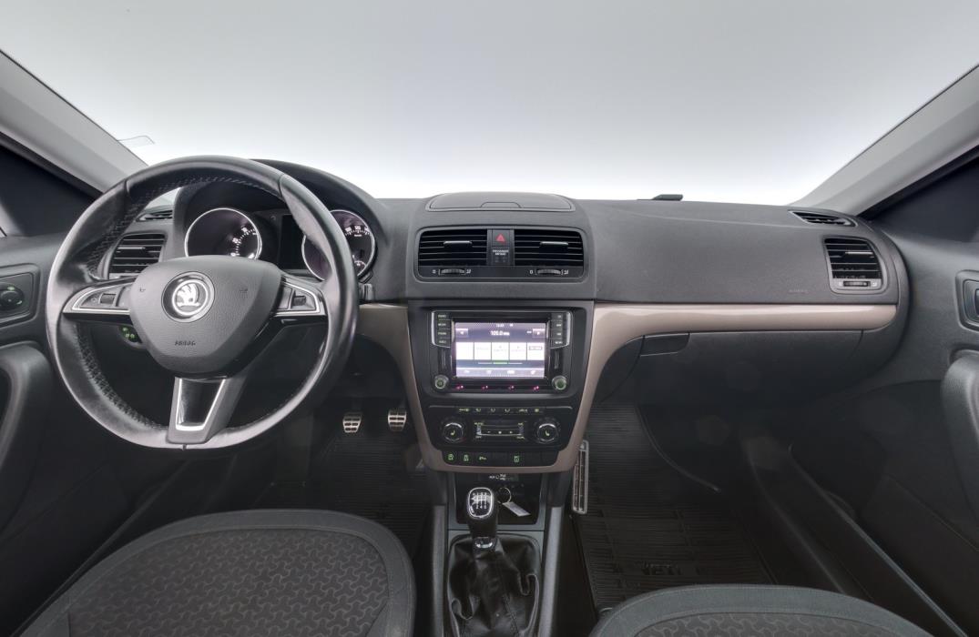 SKODA Yeti 2015