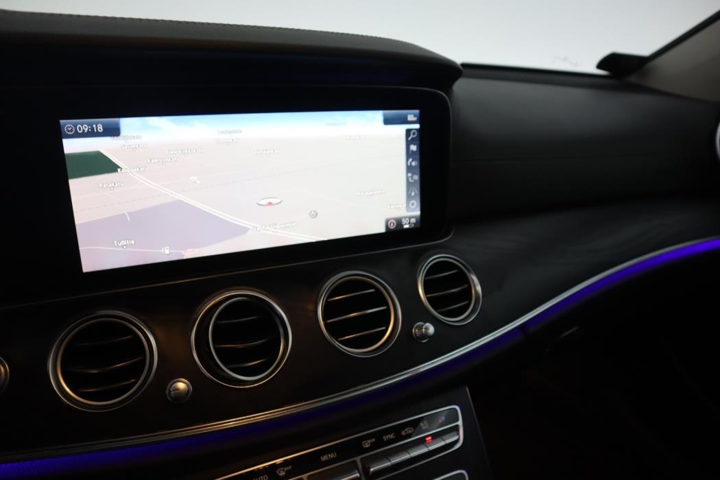 MERCEDES-BENZ E 2019