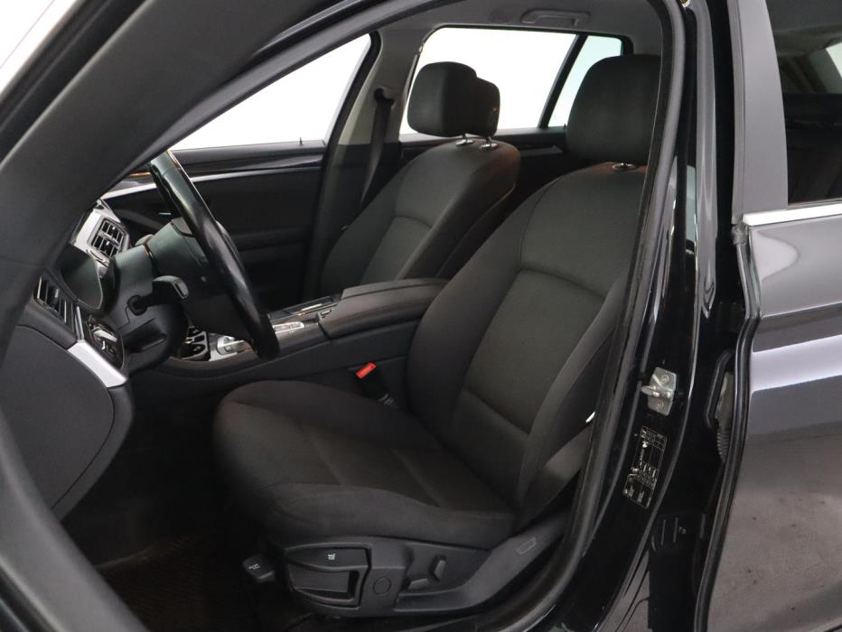 BMW 520 2011