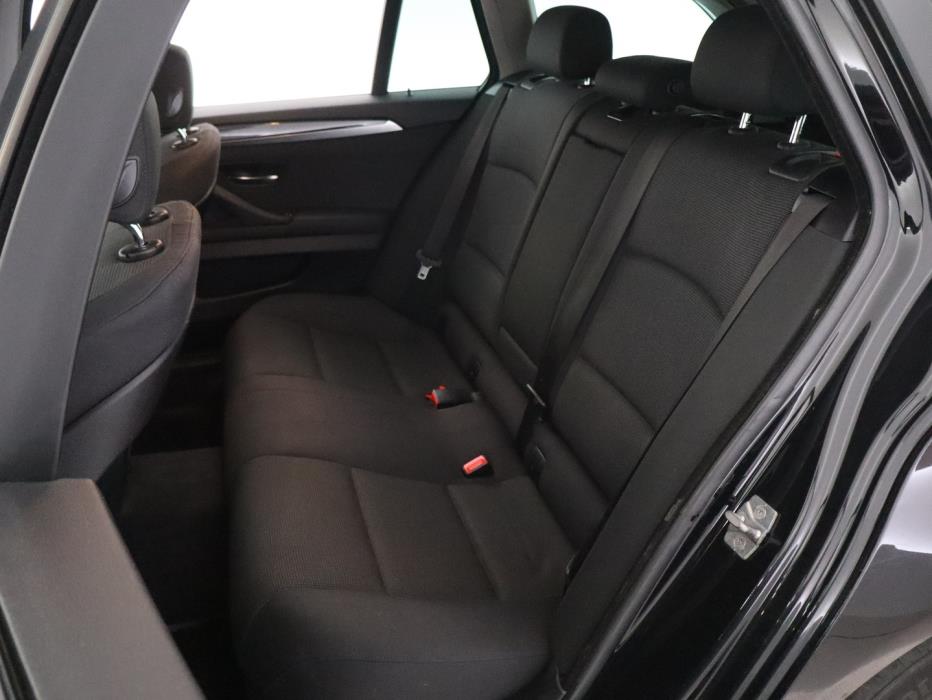 BMW 520 2011