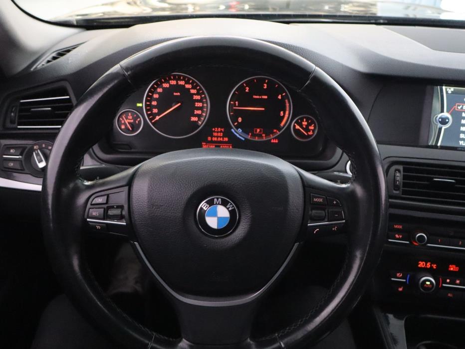 BMW 520 2011