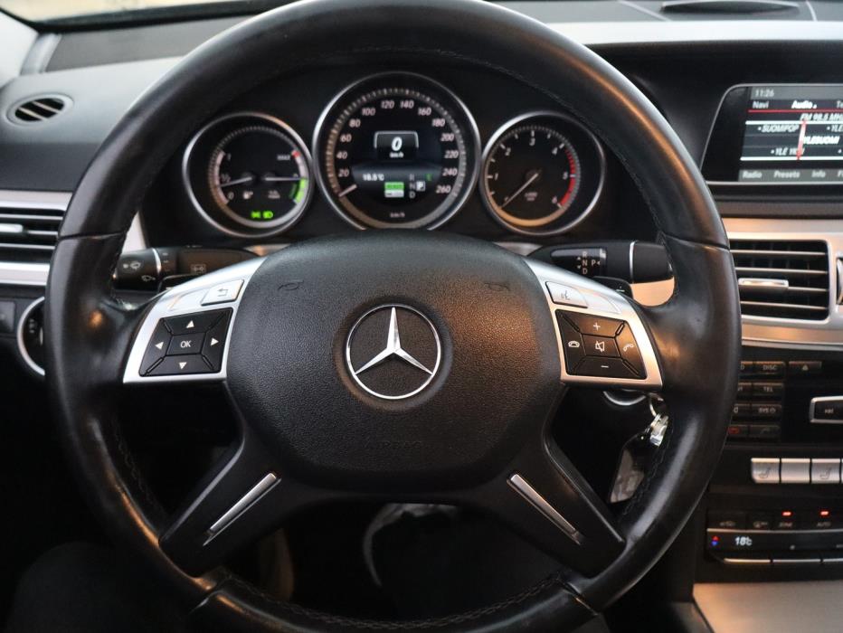 MERCEDES-BENZ E 2013