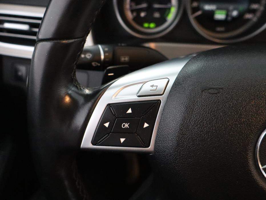 MERCEDES-BENZ E 2013