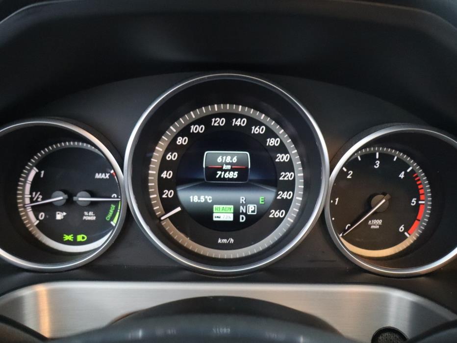 MERCEDES-BENZ E 2013