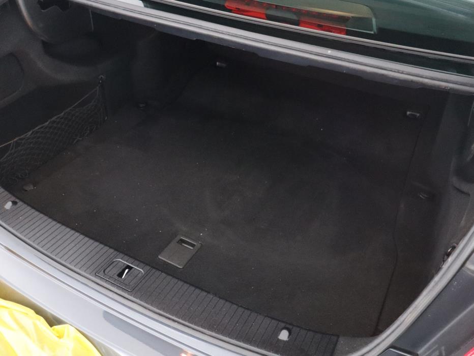 MERCEDES-BENZ E 2013