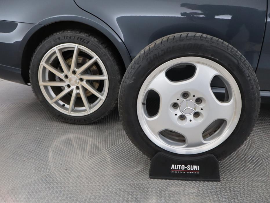 MERCEDES-BENZ E 2013