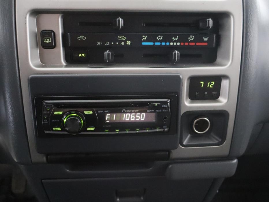 TOYOTA Hiace 2008