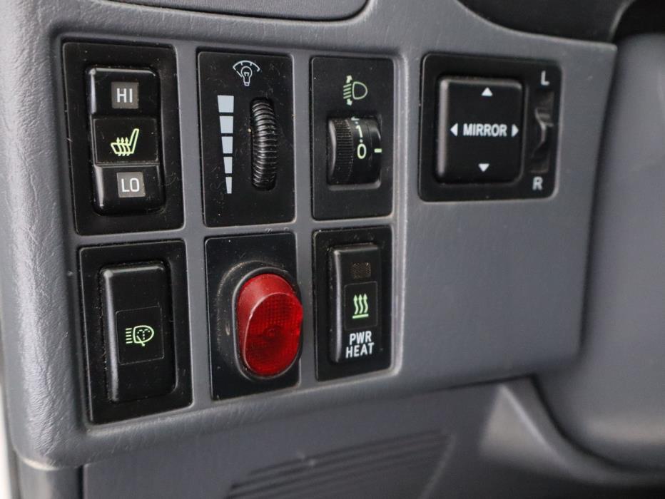 TOYOTA Hiace 2008