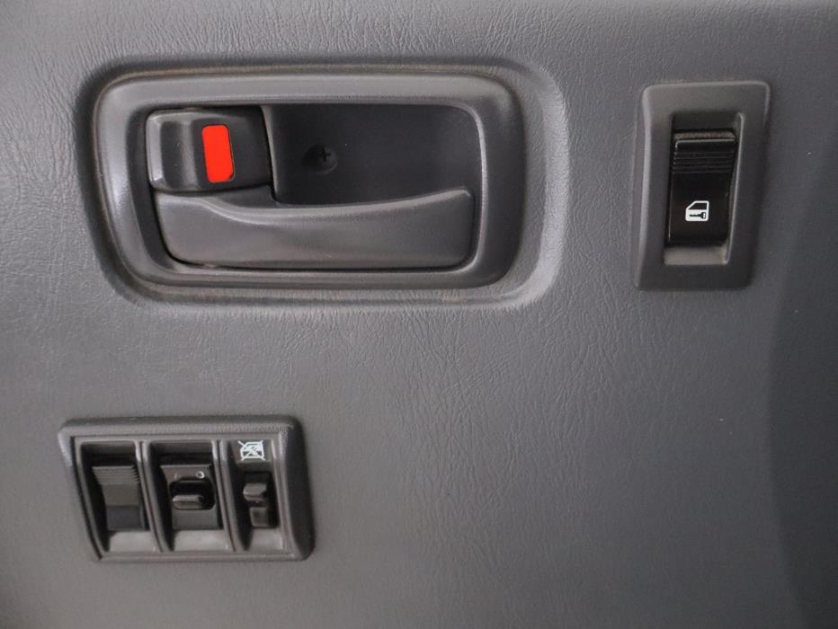 TOYOTA Hiace 2008