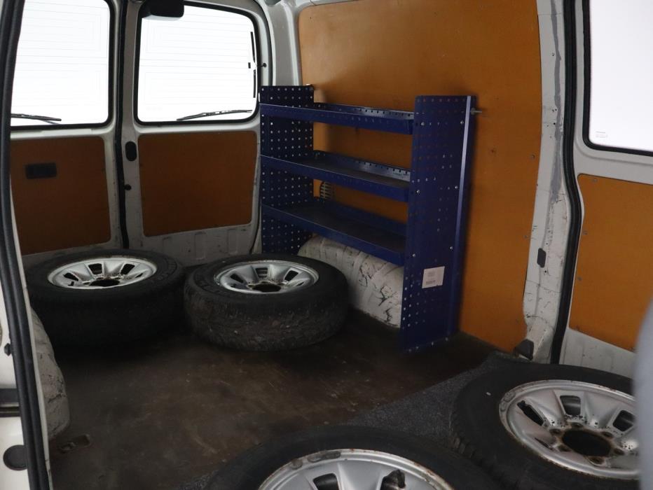 TOYOTA Hiace 2008