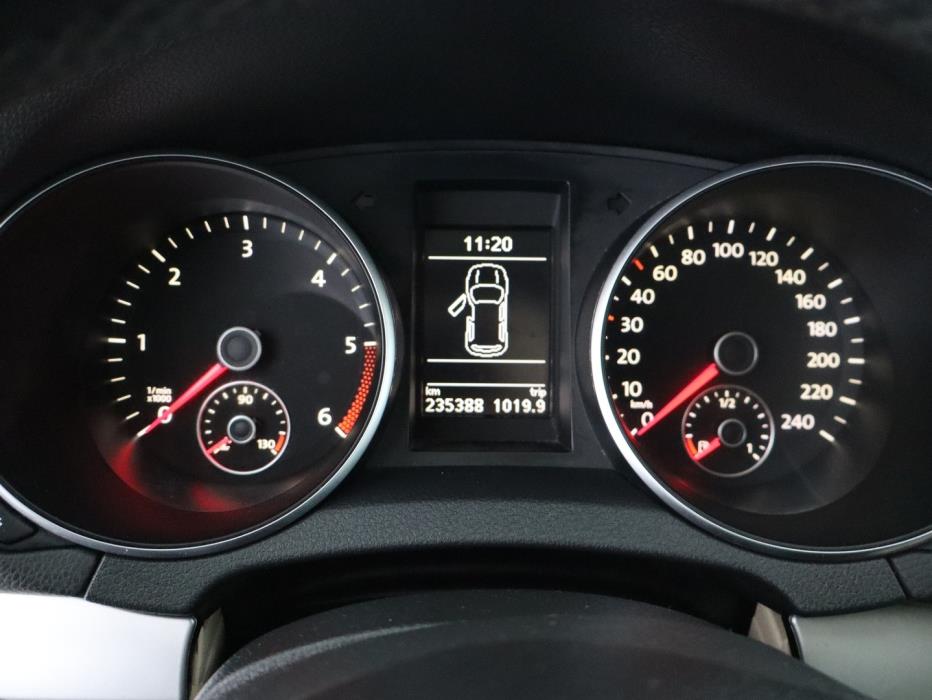 VOLKSWAGEN Golf 2009