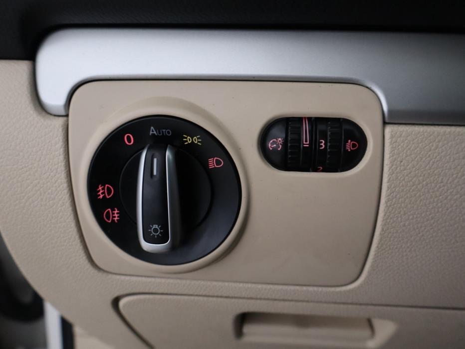 VOLKSWAGEN Golf 2009