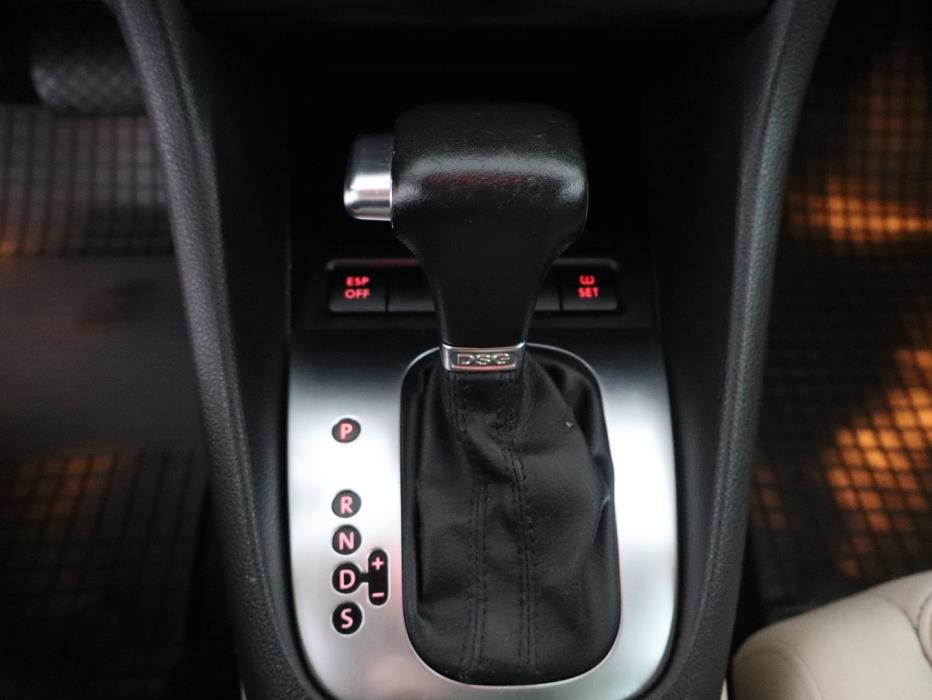 VOLKSWAGEN Golf 2009