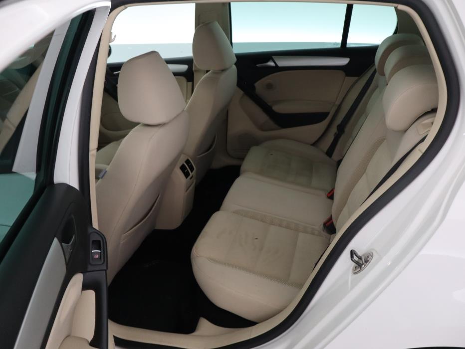 VOLKSWAGEN Golf 2009