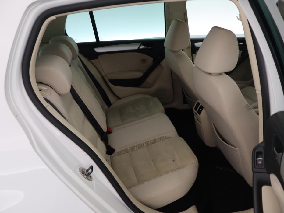 VOLKSWAGEN Golf 2009