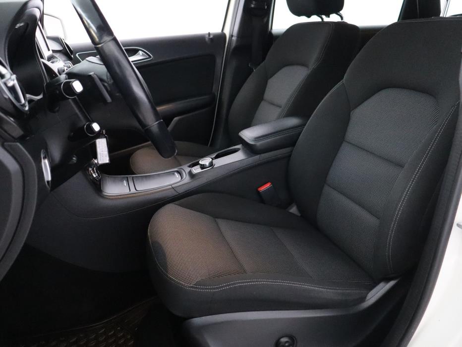 MERCEDES-BENZ B 2013