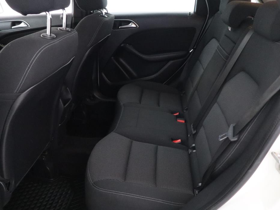 MERCEDES-BENZ B 2013