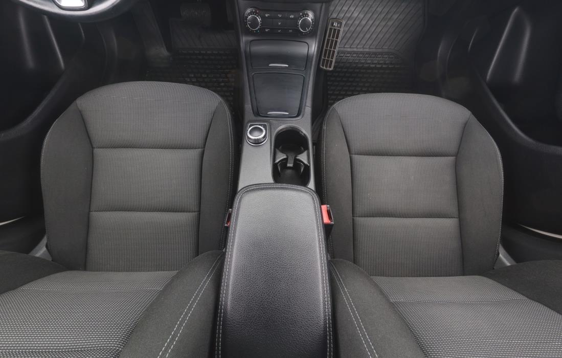 MERCEDES-BENZ B 2013