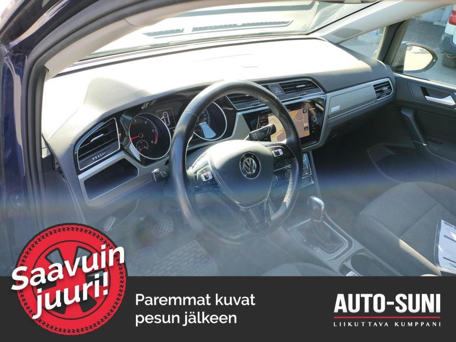 VOLKSWAGEN Touran 2018