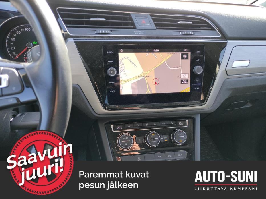 VOLKSWAGEN Touran 2018