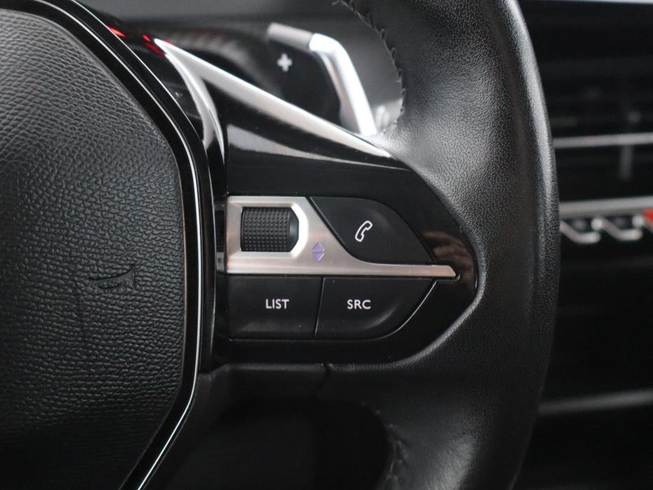 PEUGEOT 208 2020