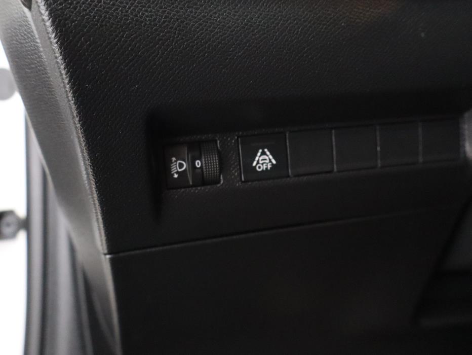 PEUGEOT 208 2020